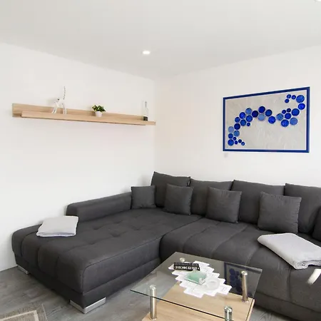Smolly's Apartment